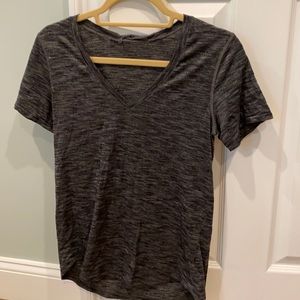 Lululemon soft v neck tee in dark grey
